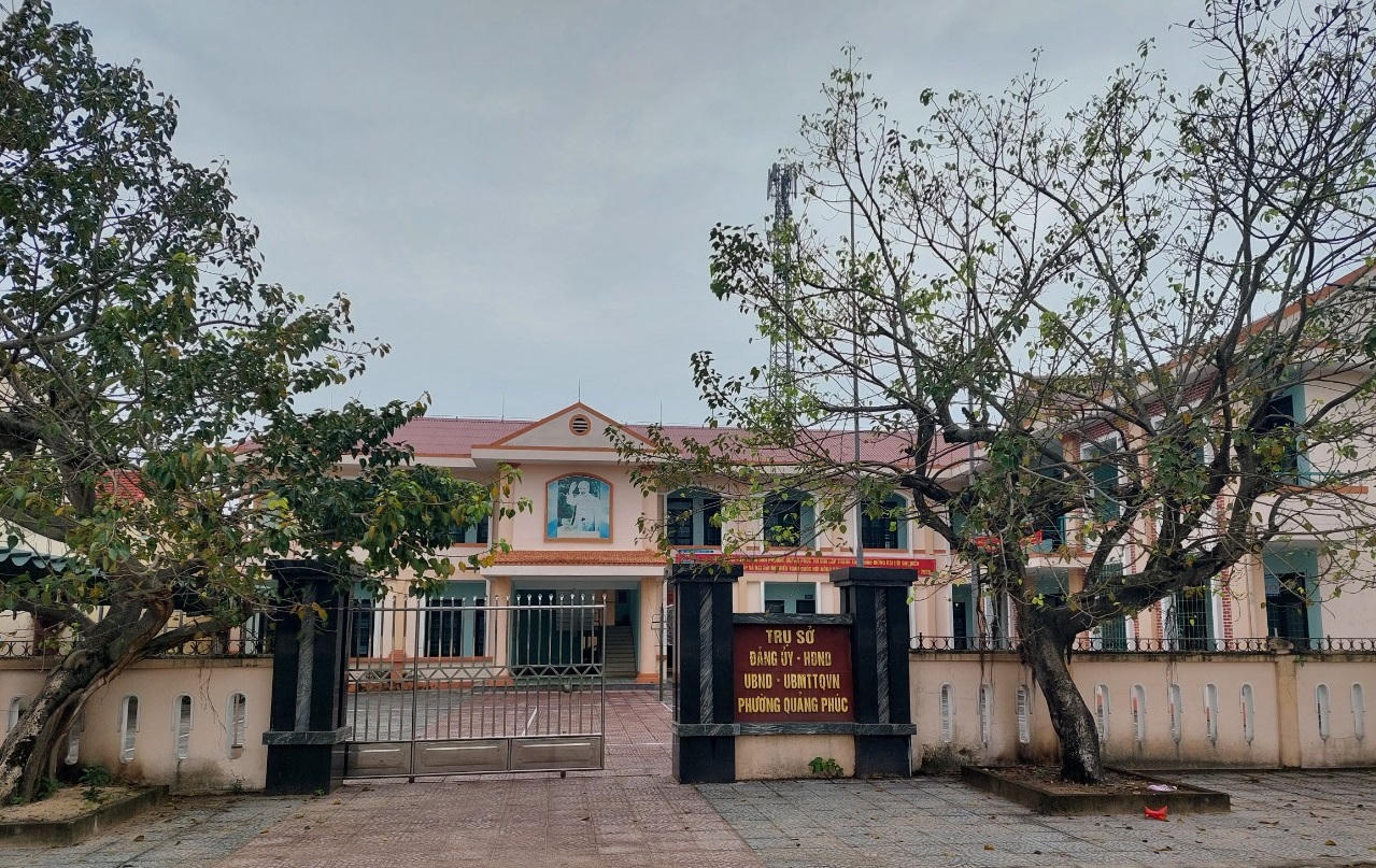 Khởi tố 2 cán bộ phường chiếm đoạt tiền hỗ trợ thiên tai của người dân