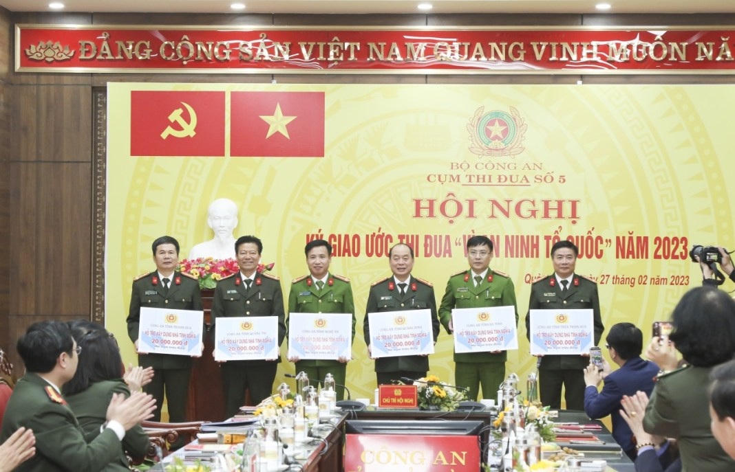 Công an 6 tỉnh Bắc miền Trung ký giao ước thi đua năm 2023