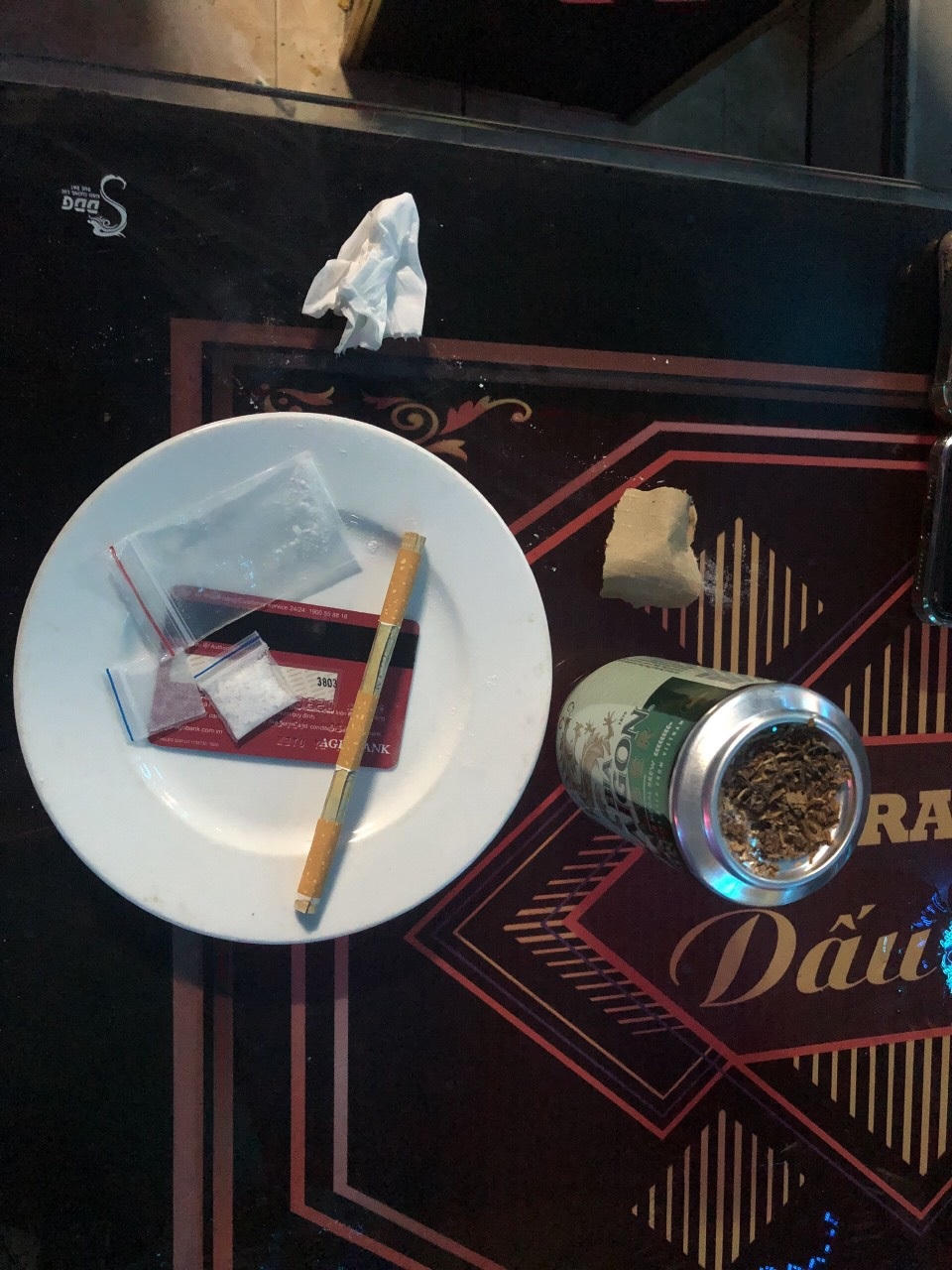 Phát hiện 7 nam nữ đang sử dụng ma túy trong quán karaoke 