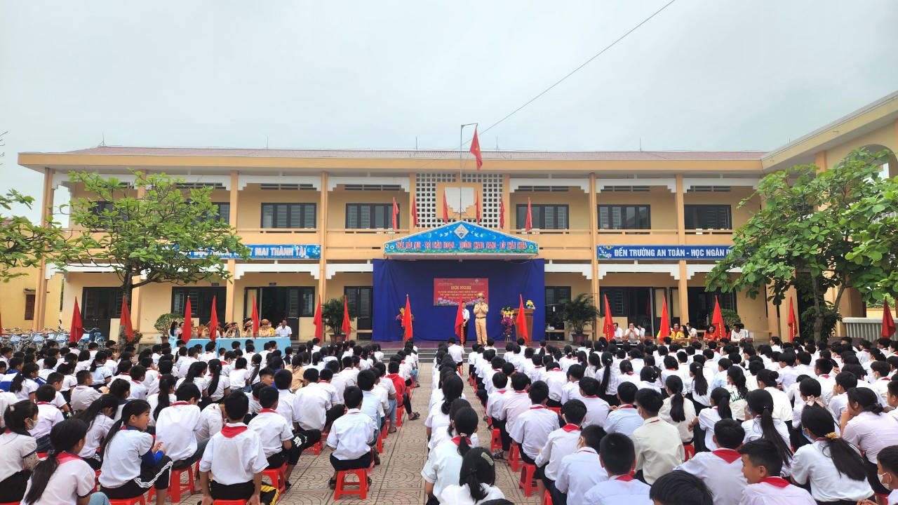 Phòng CSGT Quảng Bình: Nhiều hoạt động ý nghĩa chào mừng ngày thành lập Đoàn 