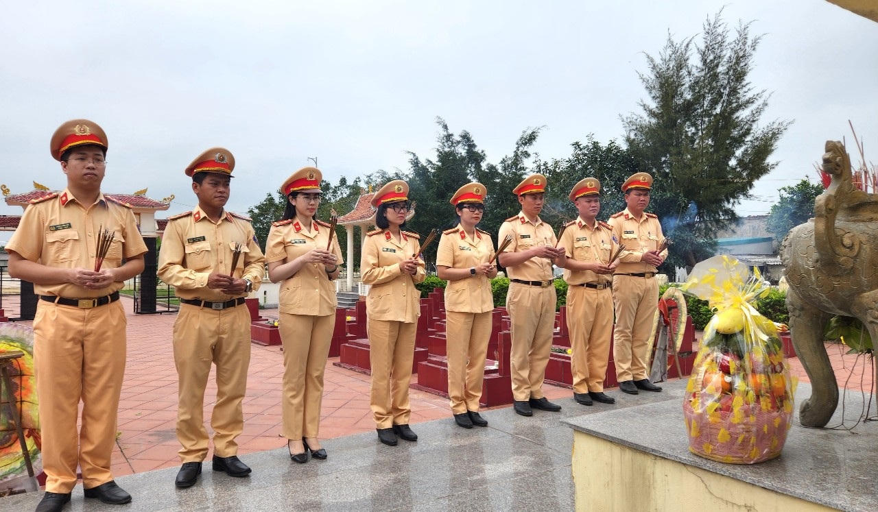 Phòng CSGT Quảng Bình: Nhiều hoạt động ý nghĩa chào mừng ngày thành lập Đoàn 