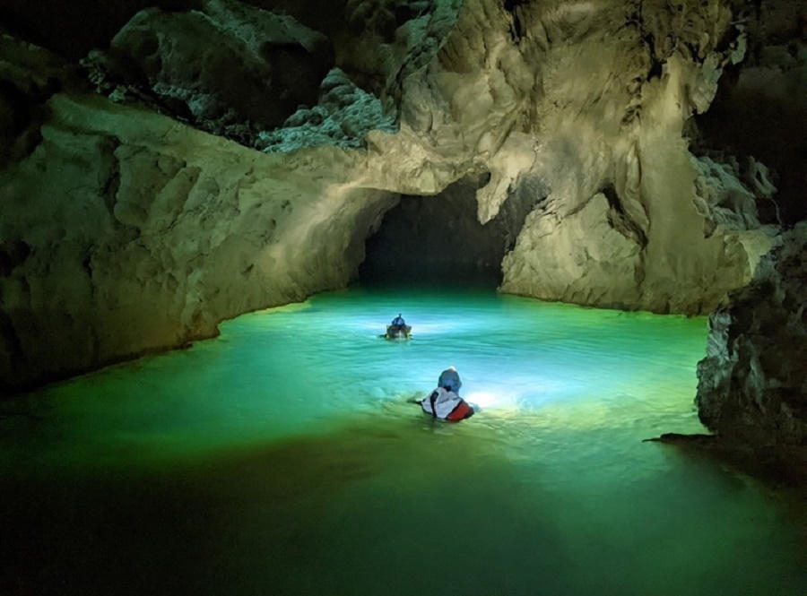 Đẹp mê mẩn với 22 hang động mới được phát hiện phía tây Quảng Bình