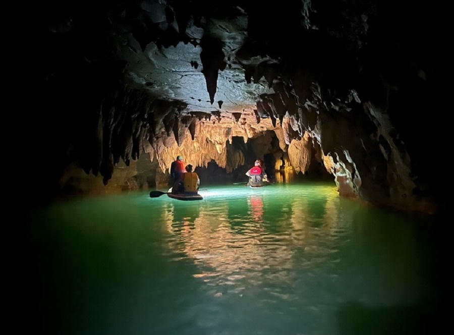 Đẹp mê mẩn với 22 hang động mới được phát hiện phía tây Quảng Bình