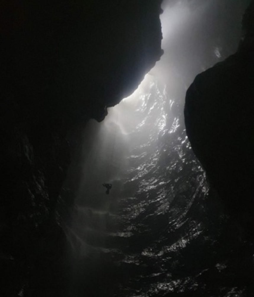 Ngắm hệ thống hang động mới được phát hiện ở Quảng Bình