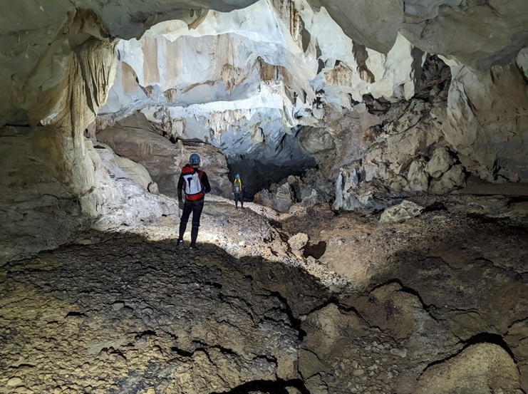 Ngắm hệ thống hang động mới được phát hiện ở Quảng Bình