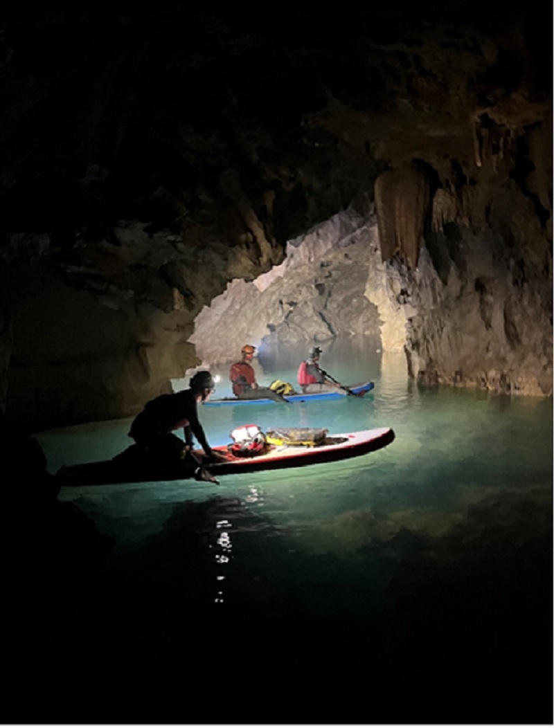 Ngắm hệ thống hang động mới được phát hiện ở Quảng Bình