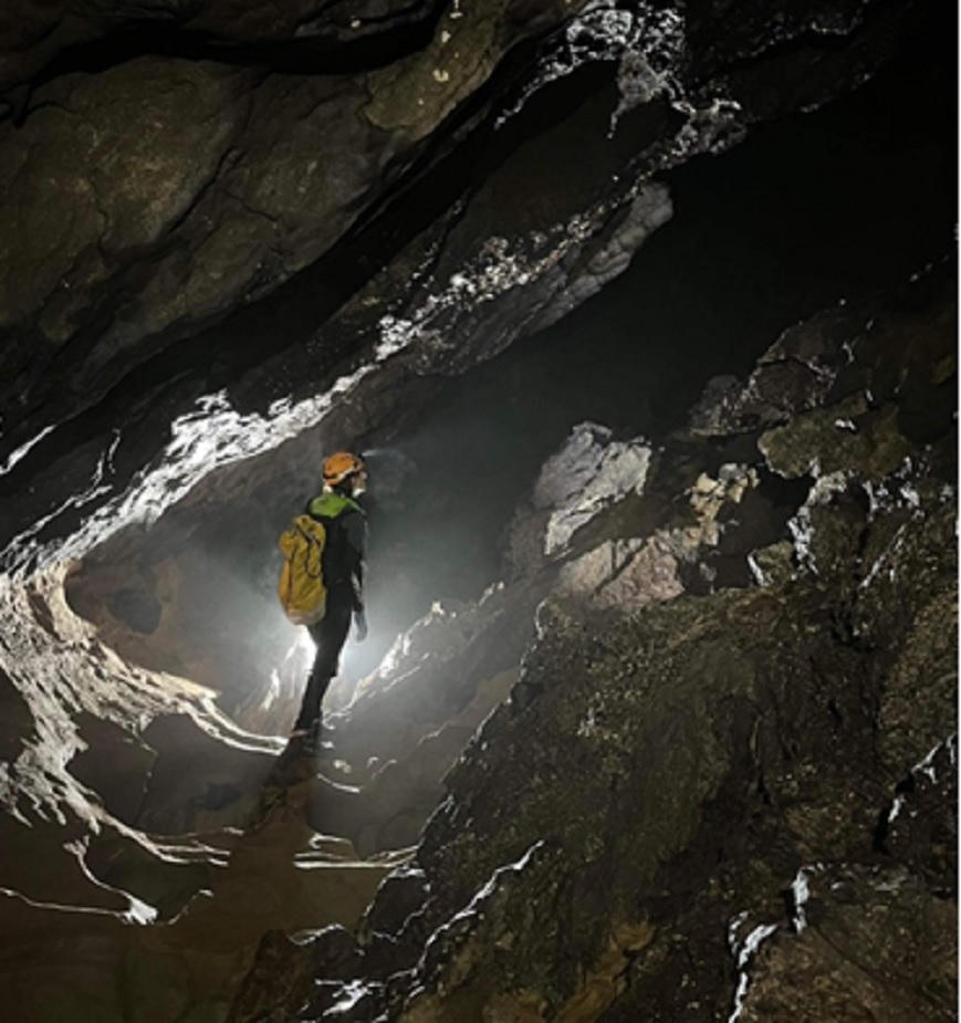 Ngắm hệ thống hang động mới được phát hiện ở Quảng Bình