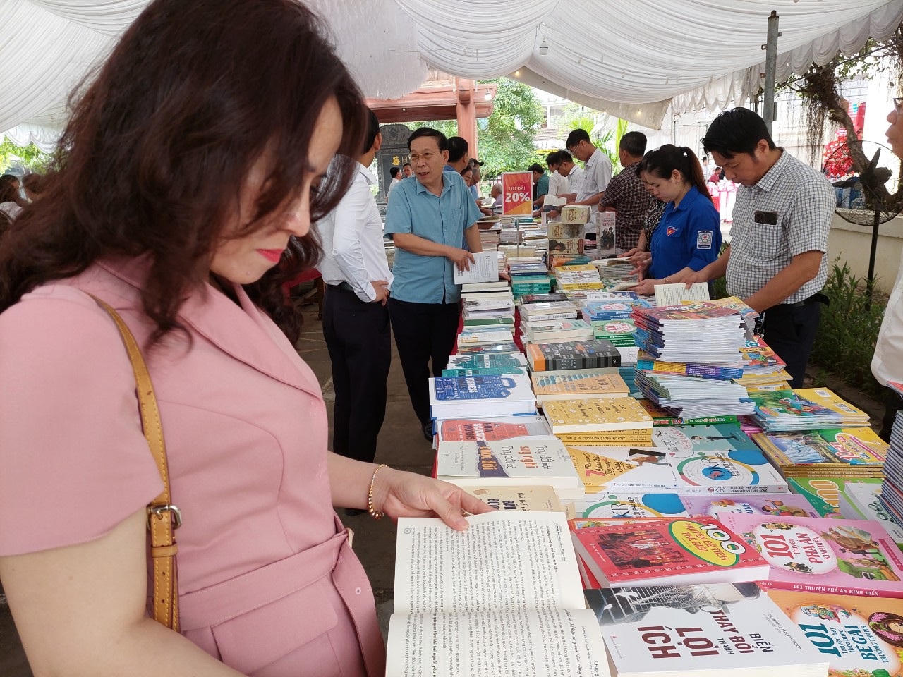 Khơi dậy văn hóa đọc từ Hội sách đình làng Phan Long Quảng Bình