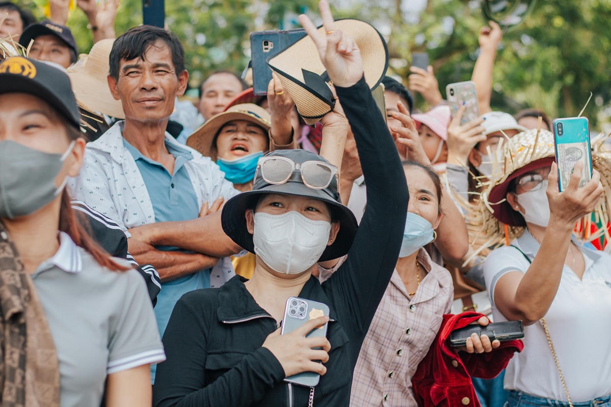 Về Quảng Bình xem lễ hội đua thuyền nổi tiếng trên sông Son