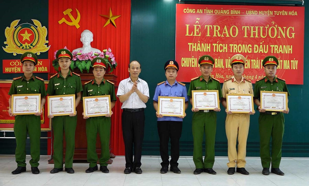 Thưởng nóng Ban chuyên án ma túy ‘khủng’ ở Quảng Bình