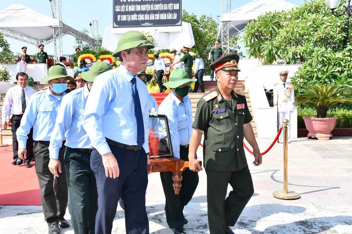 Lễ truy điệu, an táng 19 hài cốt liệt sĩ hy sinh tại Lào về với đất mẹ Quảng Bình