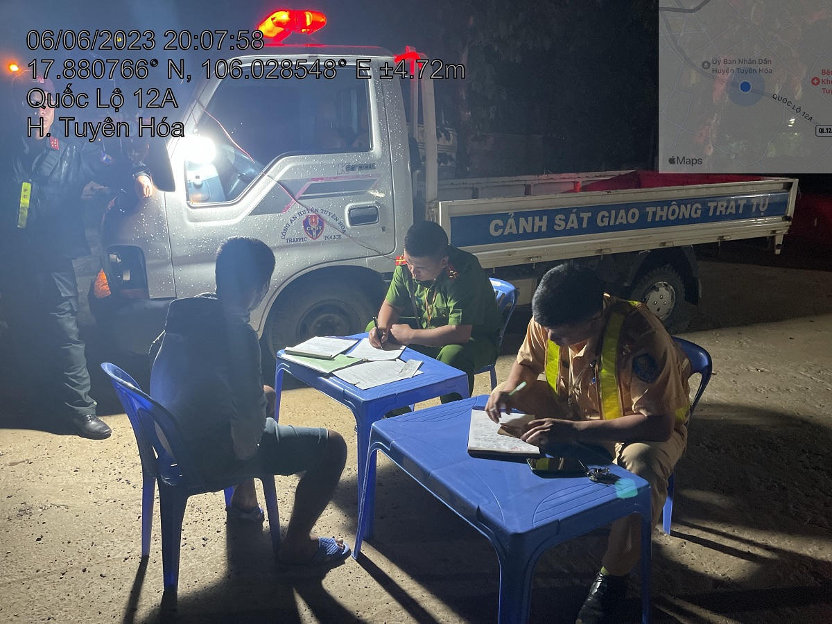 Cao điểm kiểm soát vi phạm nồng độ cồn và tải trọng tại Quảng Bình