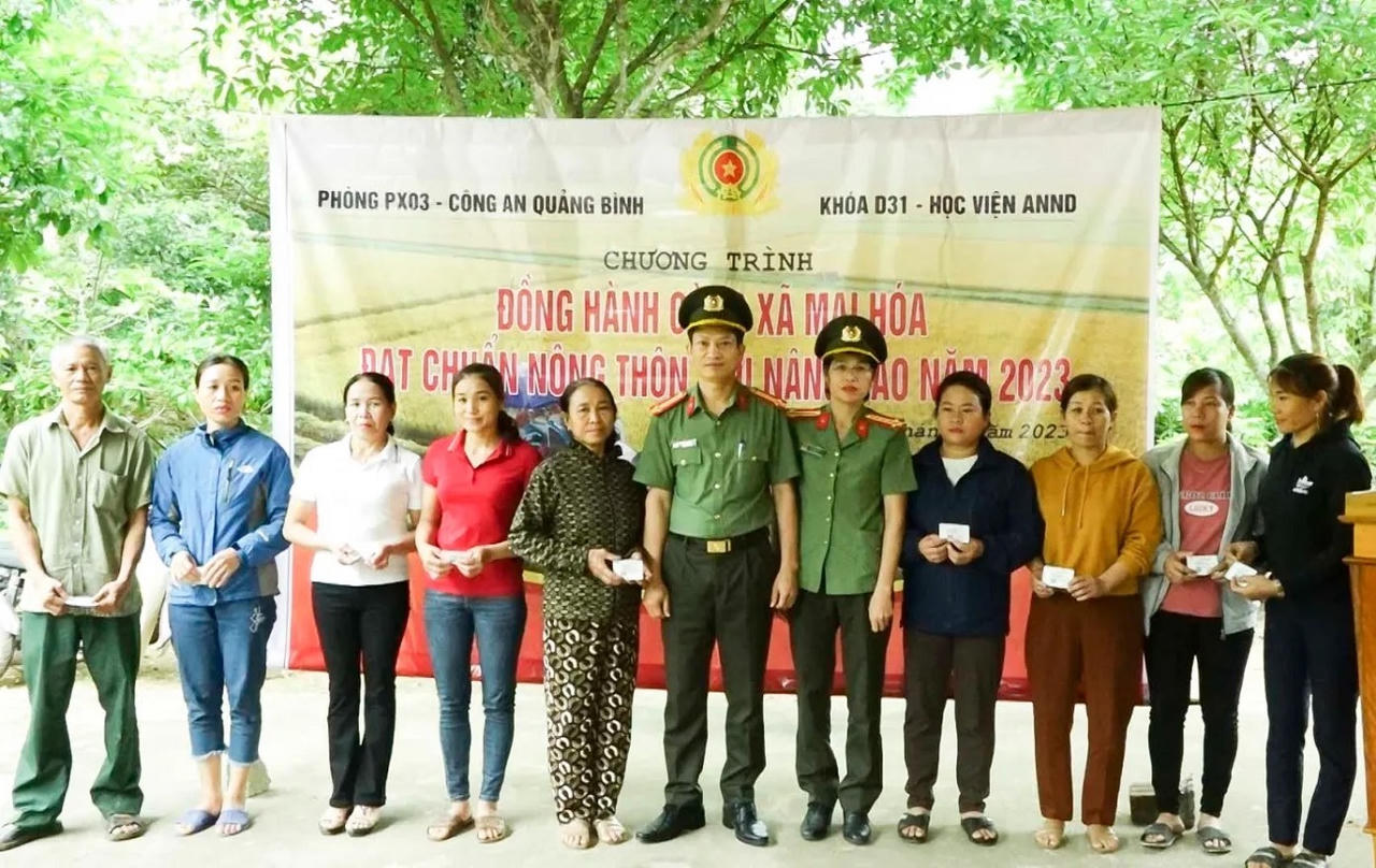 Công an Quảng Bình 'chung vai' sẻ chia trách nhiệm vì cộng đồng