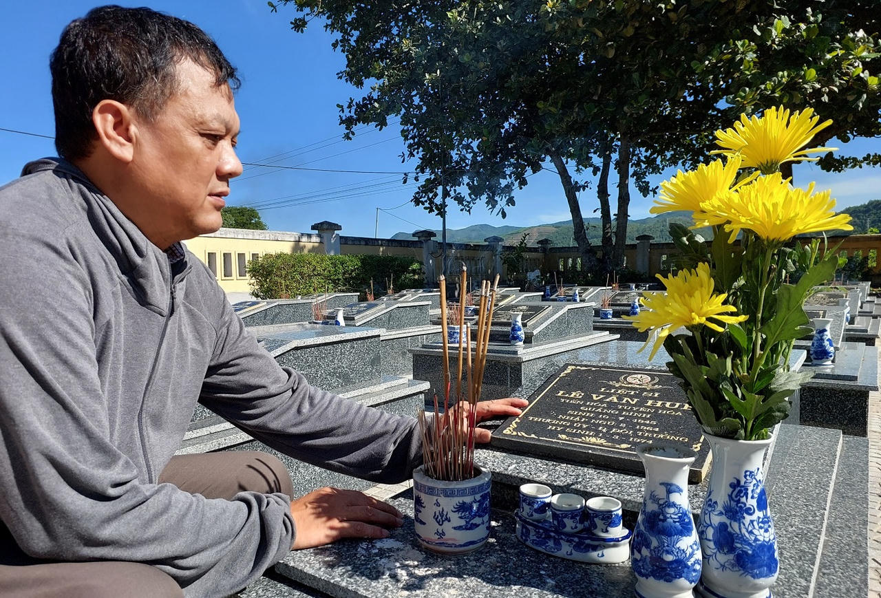 Người lính thầm lặng gần 20 năm canh “giấc ngủ” cho đồng đội 