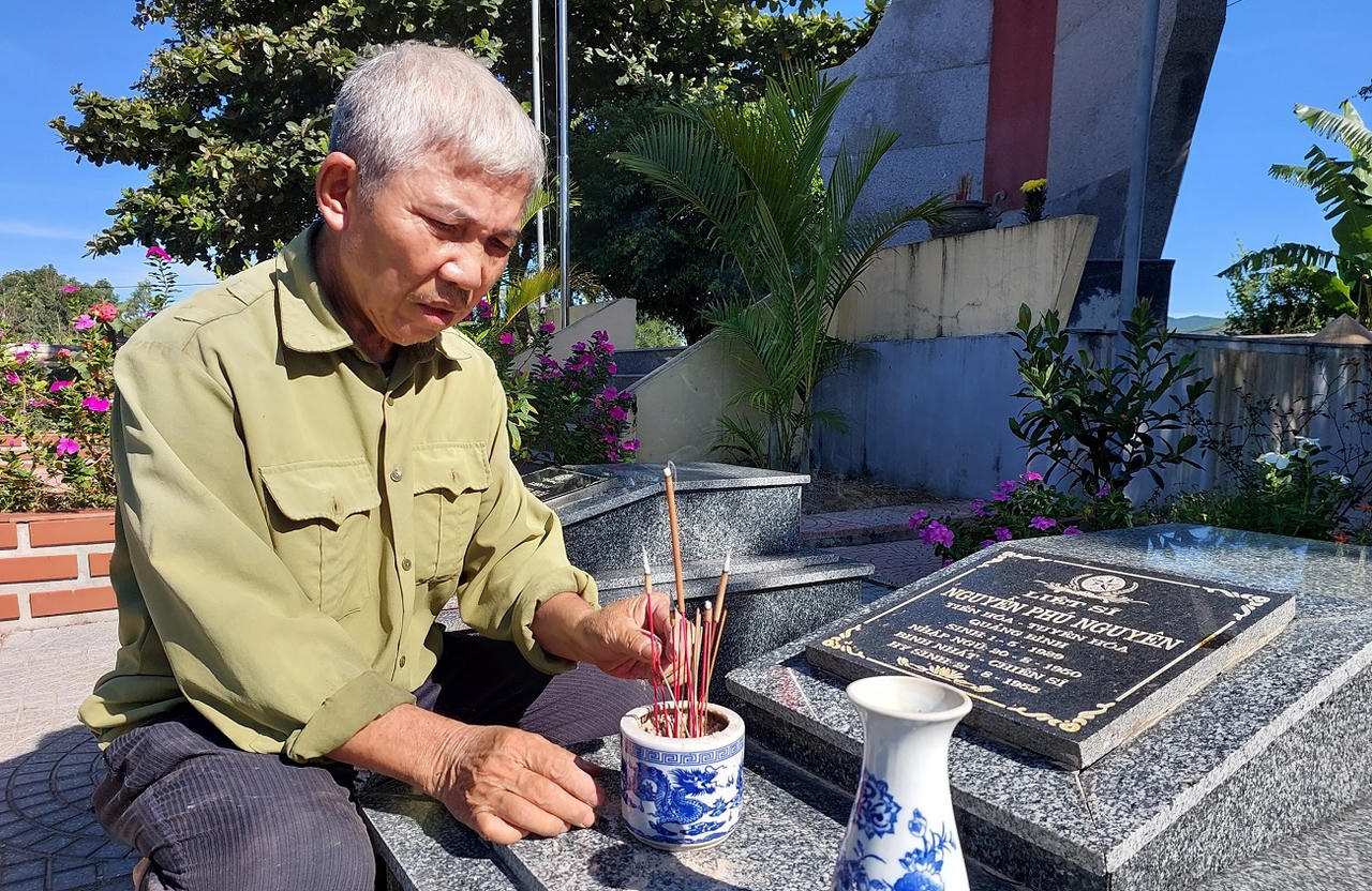 Người lính thầm lặng gần 20 năm canh “giấc ngủ” cho đồng đội 