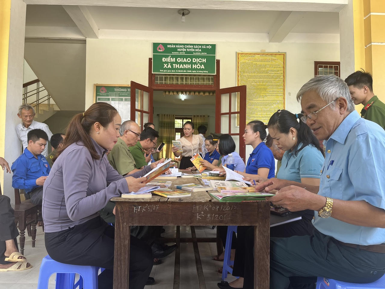 Hành trình mang sách đến với các xã vùng cao biên giới Quảng Bình