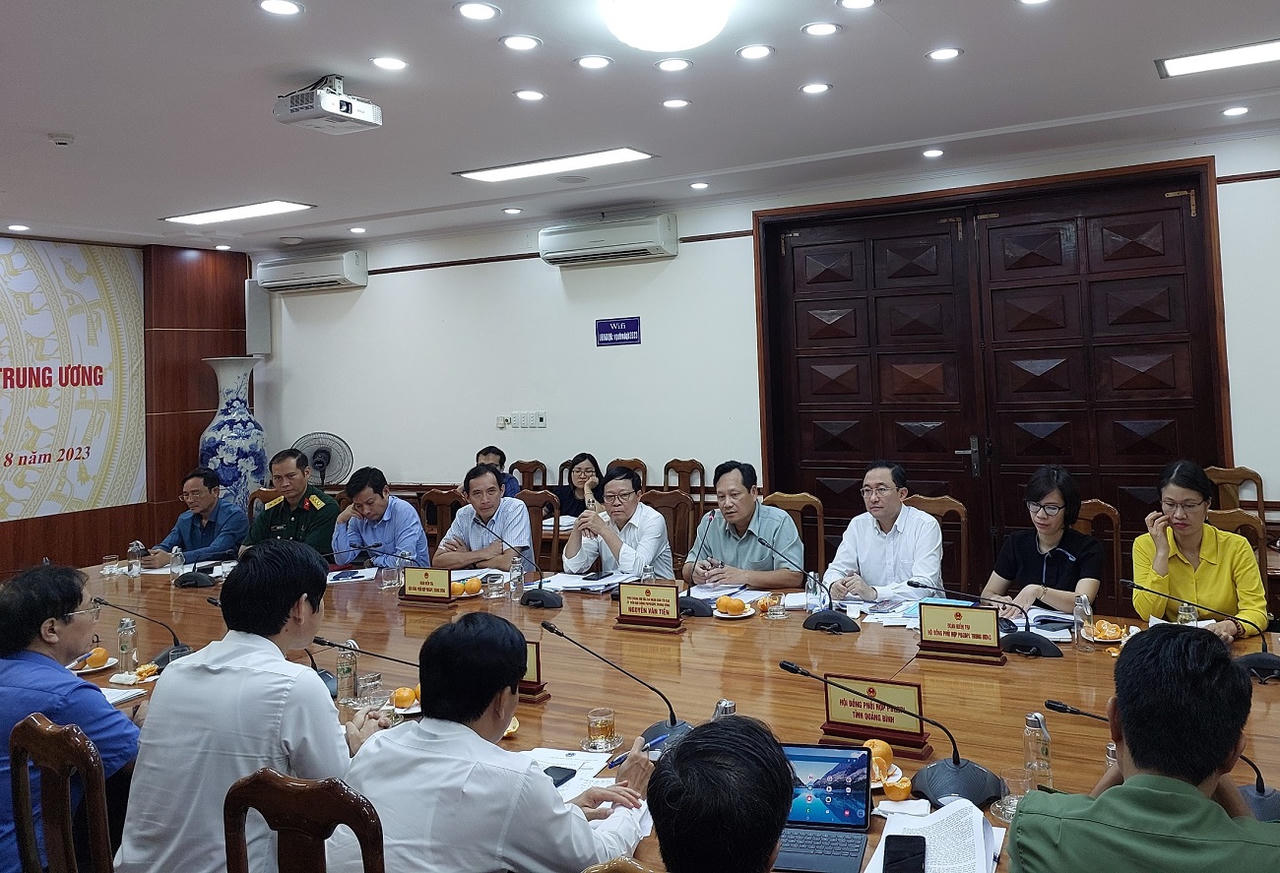 Đoàn Kiểm tra Hội đồng phối hợp PBGDPL trung ương làm việc tại Quảng Bình