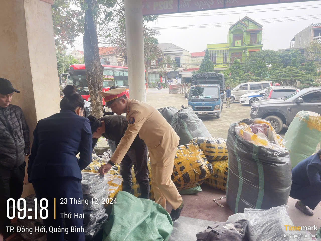 CSGT Công an Quảng Bình liên tiếp phát hiện nhiều hàng hóa không rõ nguồn gốc