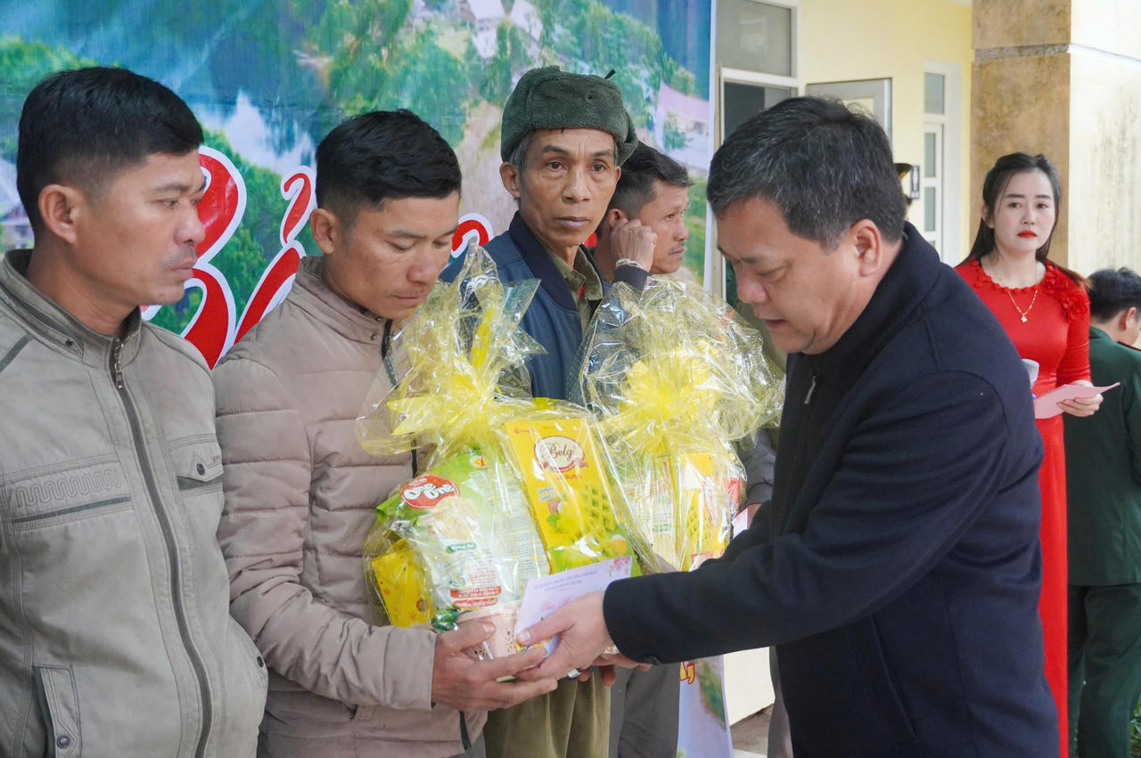 Trước thềm năm mới, Quảng Bình chăm lo tết cho đồng bào gia đình chính sách 