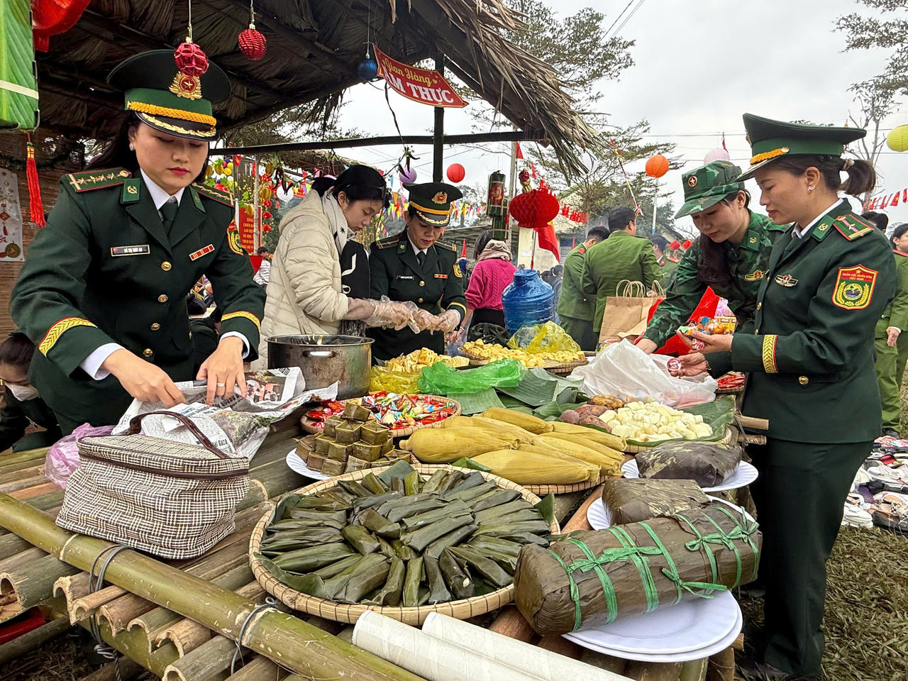 Thắm tình quân dân trên tuyến biên giới Quảng Bình