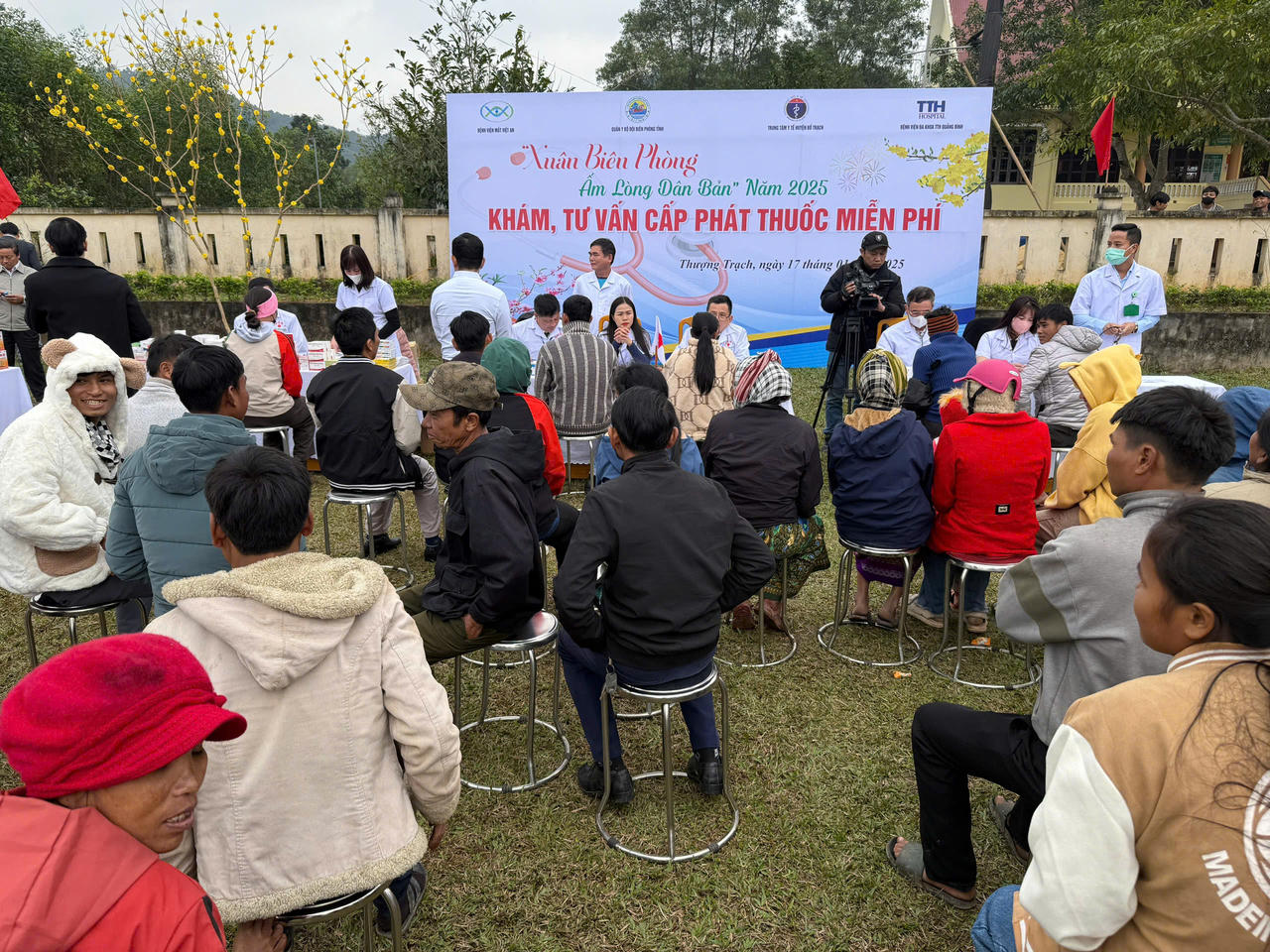 Thắm tình quân dân trên tuyến biên giới Quảng Bình