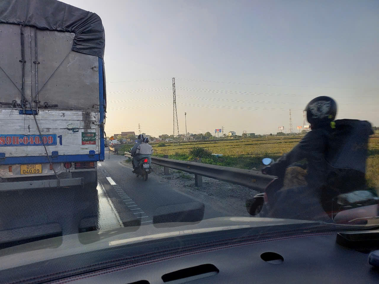 Tái diễn cảnh ‘ùn ứ’ cục bộ tại cầu Gianh Quảng Bình