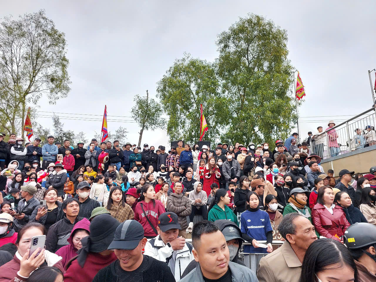 Độc đáo lễ hội cướp cù bên bờ sông Gianh