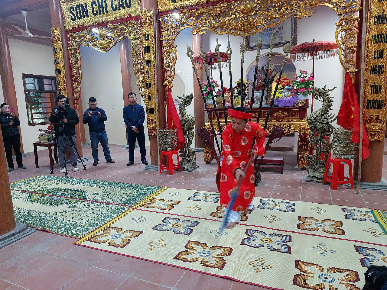 Độc đáo lễ hội cướp cù bên bờ sông Gianh