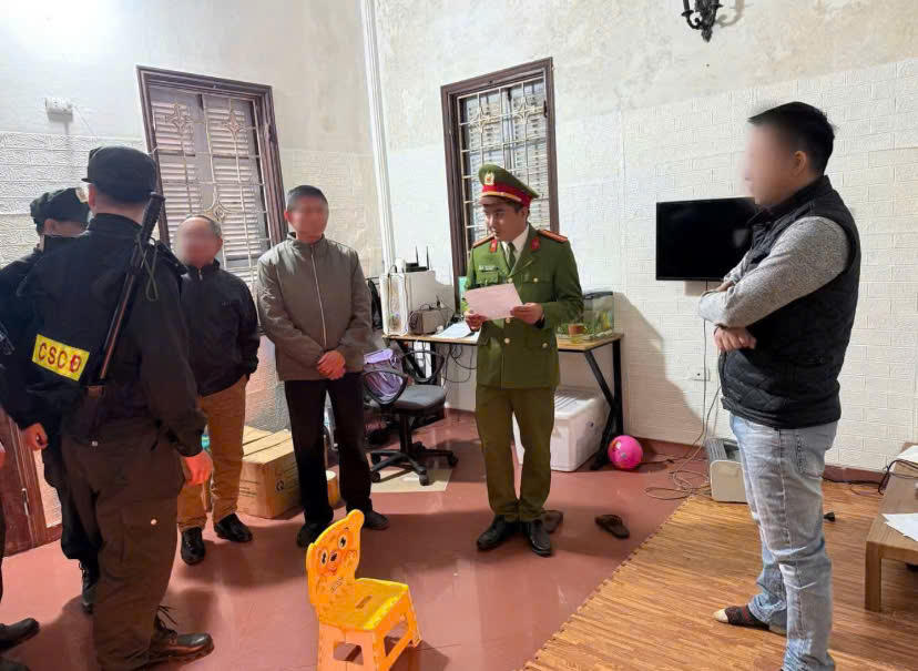 Phá đường dây cá độ bóng đá với số tiền giao dịch gần 100 tỷ đồng