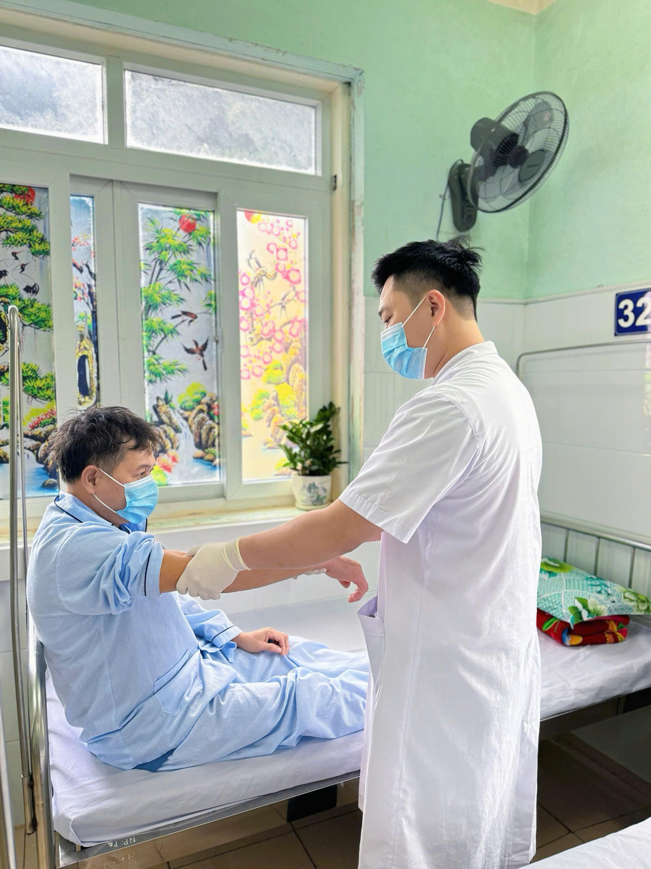 Nâng cao chất lượng khám chữa bệnh bằng Đông - Tây y kết hợp