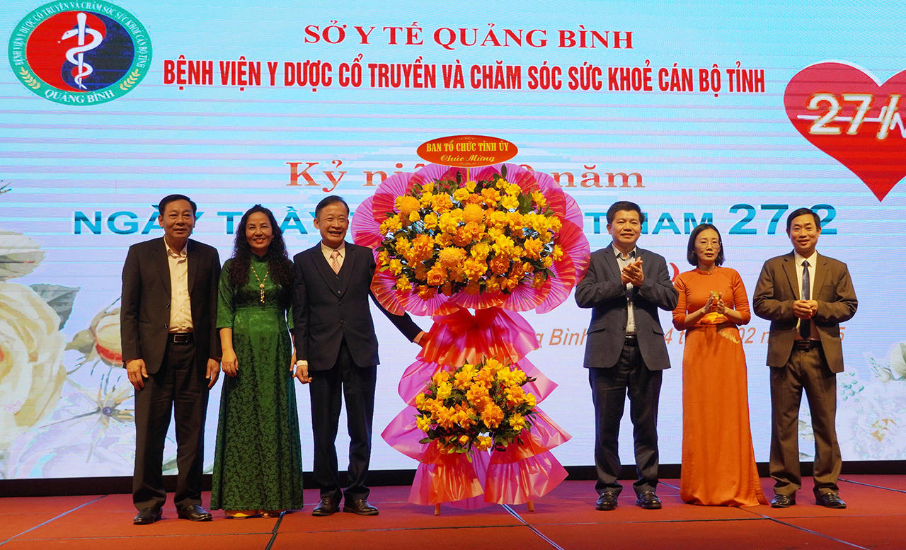 Nâng cao chất lượng khám chữa bệnh bằng Đông - Tây y kết hợp