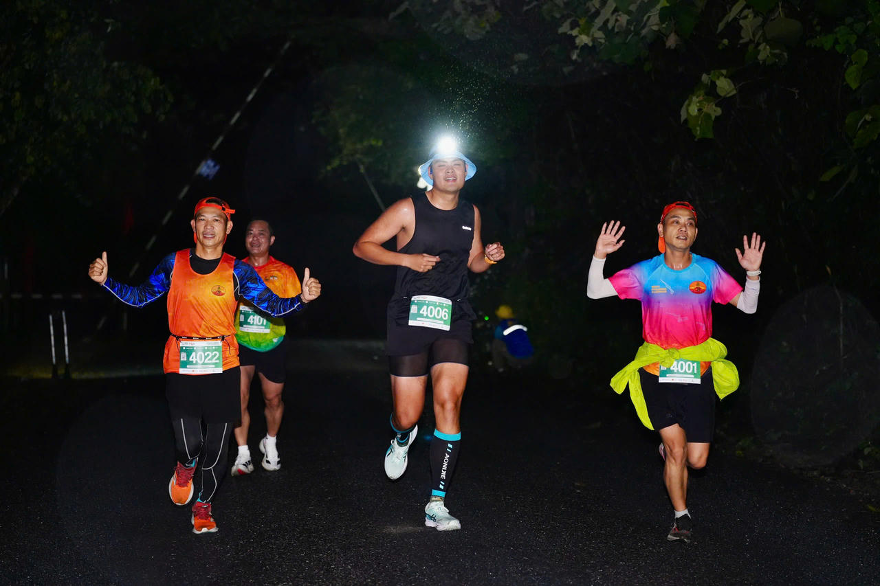 Vừa chạy vừa khám phá những cung đường giữa lòng di sản Phong Nha - Kẻ Bàng