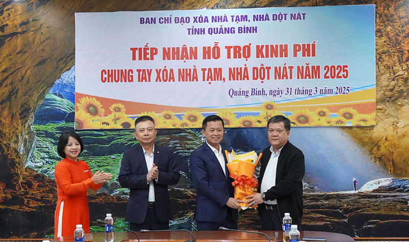 Quảng Bình tiếp nhận 40 tỷ đồng chung tay xóa nhà tạm, nhà dột nát