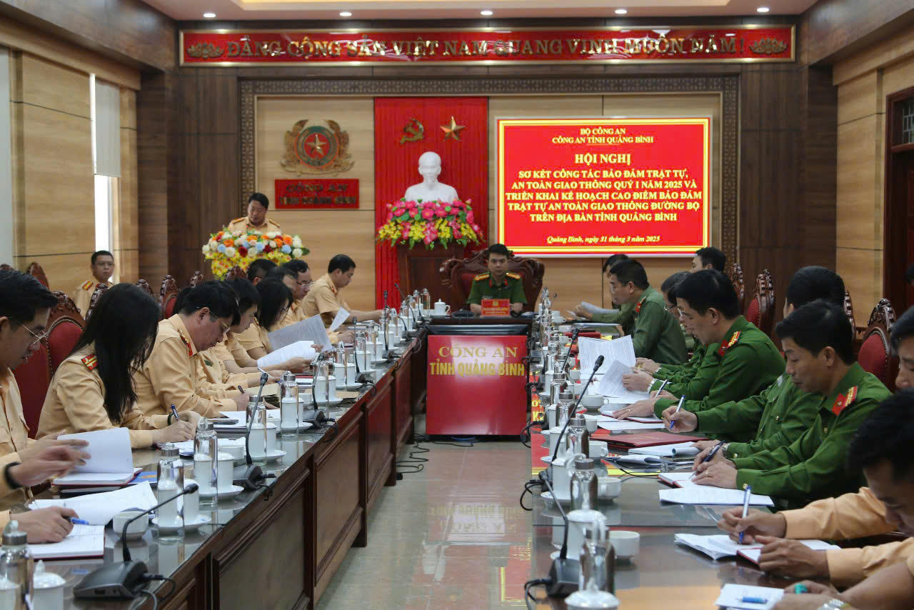 Quảng Bình: Ra quân cao điểm về tuần tra, kiểm soát, xử lý vi phạm giao thông