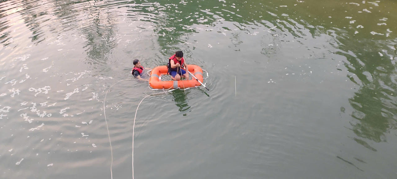 Tìm kiếm nam sinh lớp 9 mất tích khi đi câu cá cùng bạn