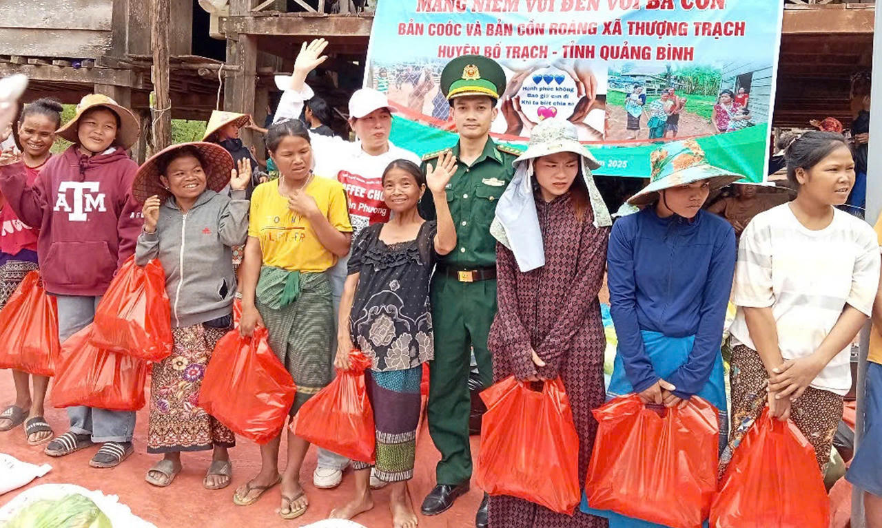 Tô đẹp thêm hình ảnh Bộ đội Cụ Hồ trong thứ Bảy tình nguyện