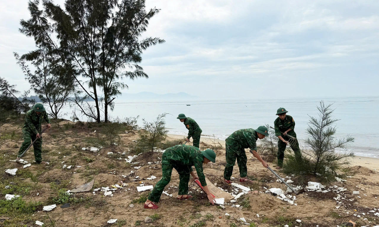 Tô đẹp thêm hình ảnh Bộ đội Cụ Hồ trong thứ Bảy tình nguyện
