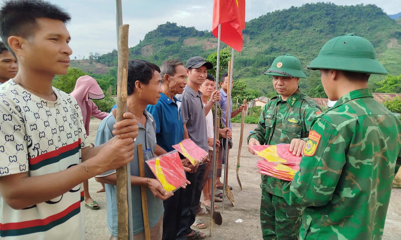 Tô đẹp thêm hình ảnh Bộ đội Cụ Hồ trong thứ Bảy tình nguyện