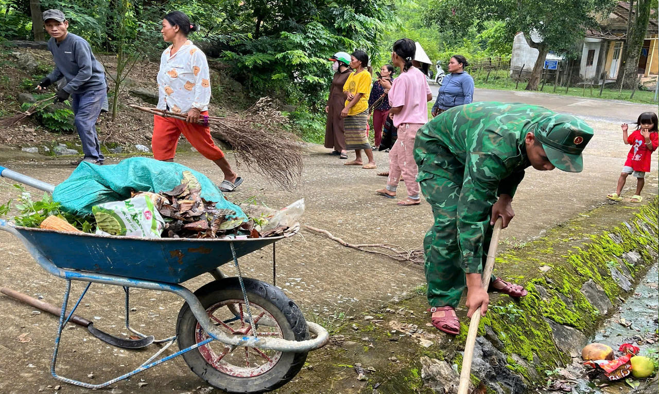 Tô đẹp thêm hình ảnh Bộ đội Cụ Hồ trong thứ Bảy tình nguyện