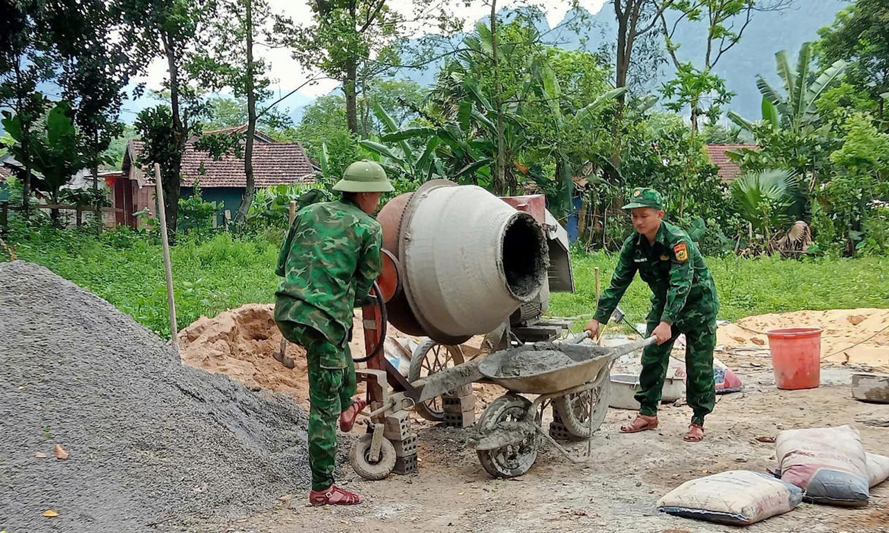 Tô đẹp thêm hình ảnh Bộ đội Cụ Hồ trong thứ Bảy tình nguyện