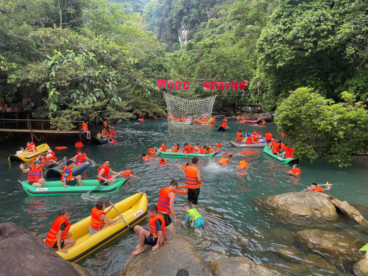 Du lịch 'bội thu' dịp 30/4 - 1/5