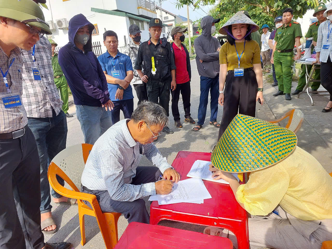 Quảng Bình: Cưỡng chế vi phạm về đất đai kéo dài nhiều năm tại huyện Bố Trạch