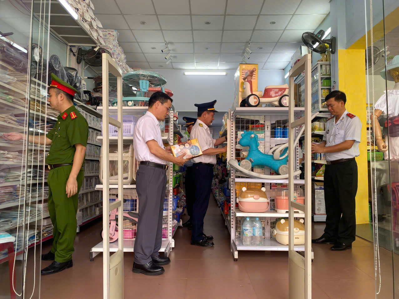 Trong đợt ra quân cao điểm, Quảng Bình phát hiện 7 vụ vi phạm về hàng hóa