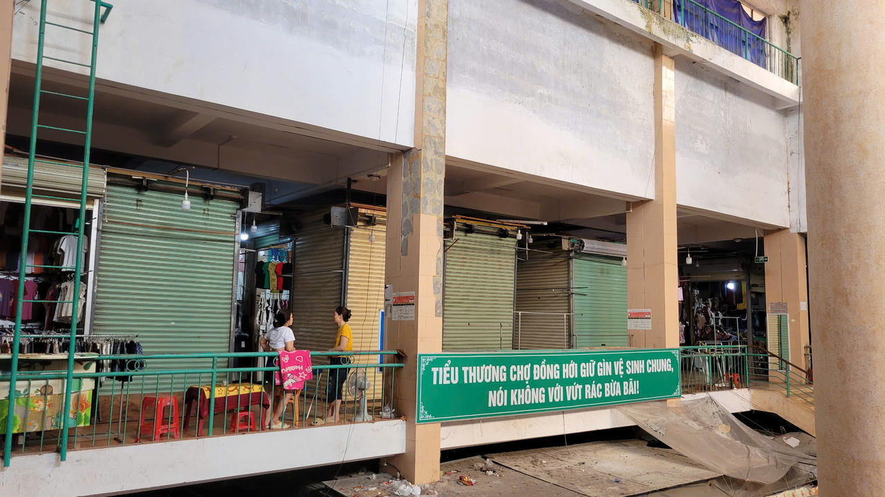 Vì sao hàng trăm kiot tại các chợ ở Quảng Bình đóng cửa?