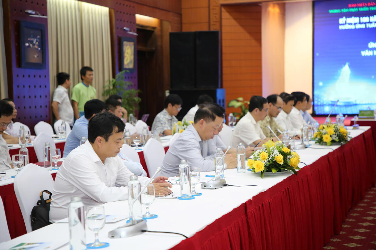 Bàn giải pháp 'ứng dụng AI trong báo chí truyền thông' để phát triển du lịch biển