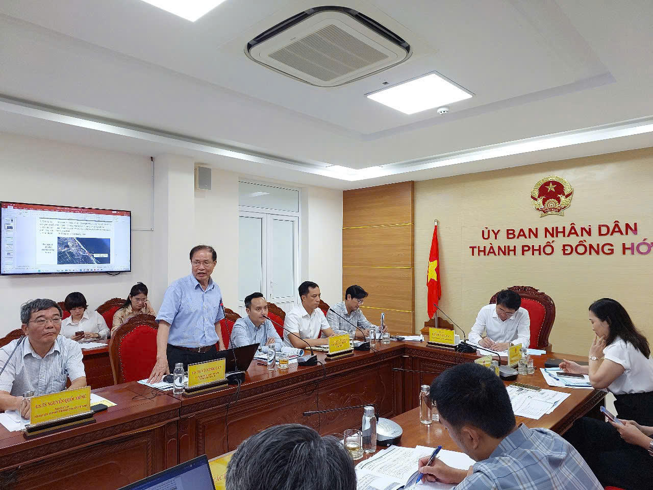 Bàn giải pháp chống xói lở tuyến kè biển TP Đồng Hới