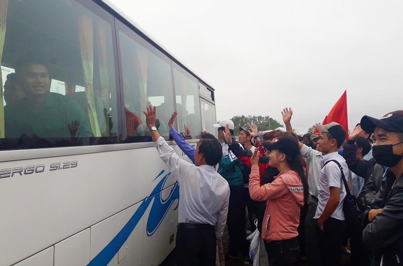 1.017 thanh niên 'đất lửa' Quảng Trị vào quân ngũ