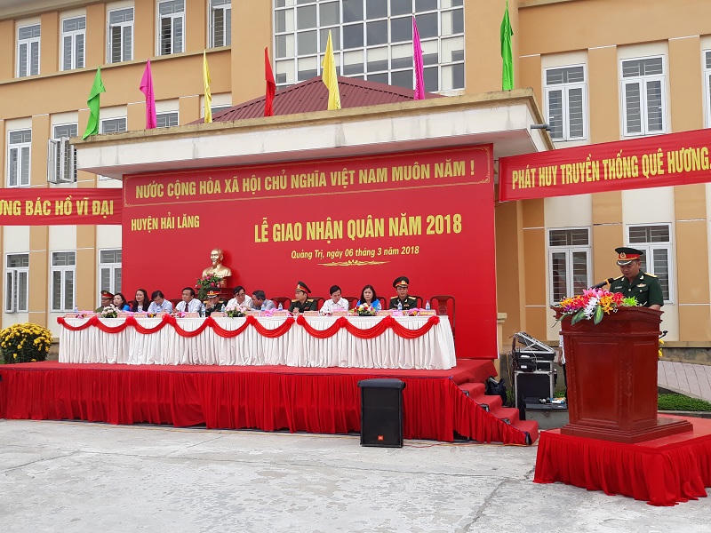 1.017 thanh niên 'đất lửa' Quảng Trị vào quân ngũ