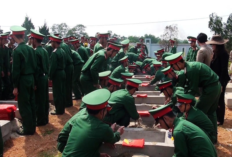 An táng 21 liệt sỹ hy sinh tại chiến trường Quảng Trị