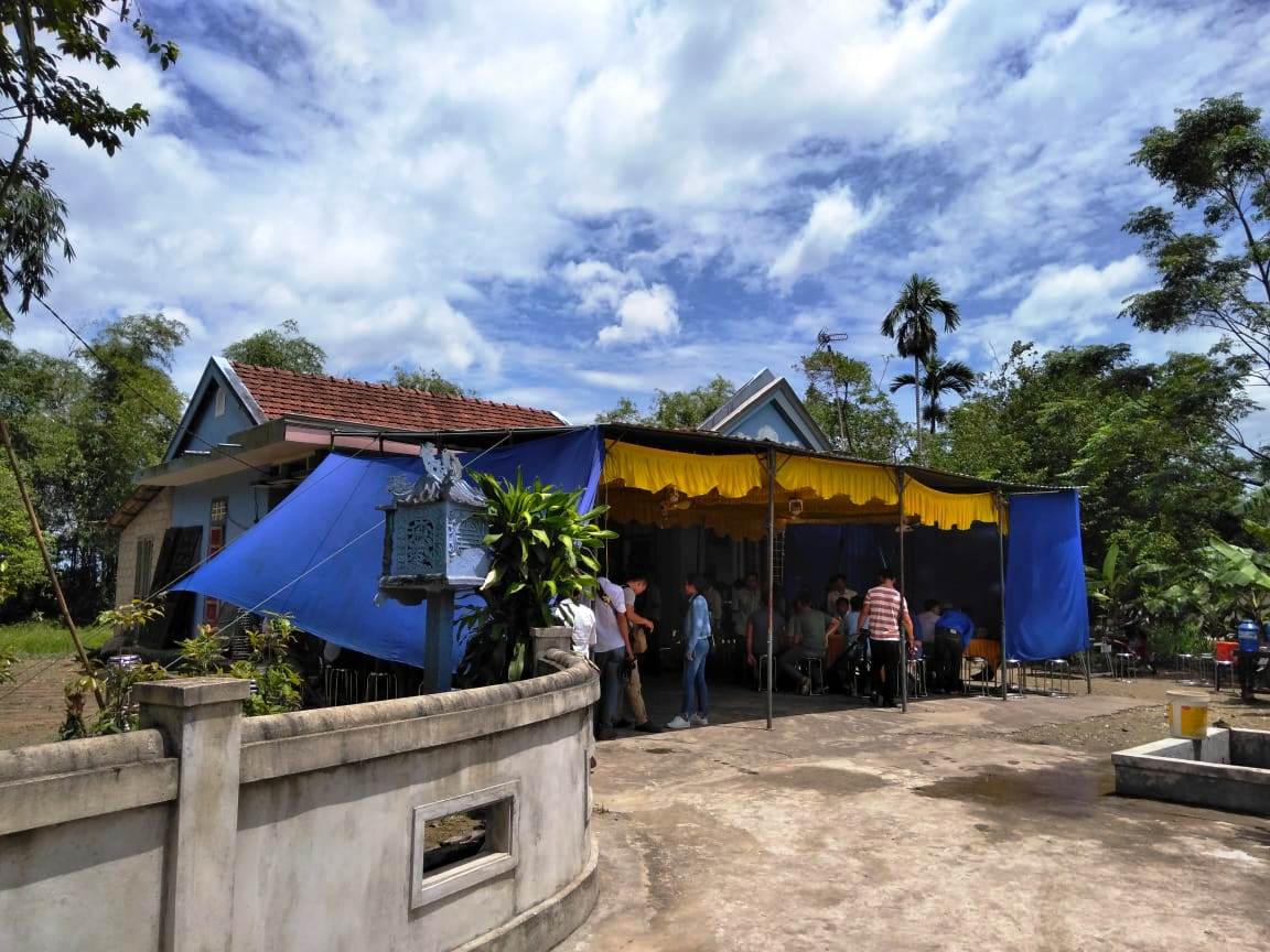 Bàng hoàng đại tang quê nghèo Quảng Trị